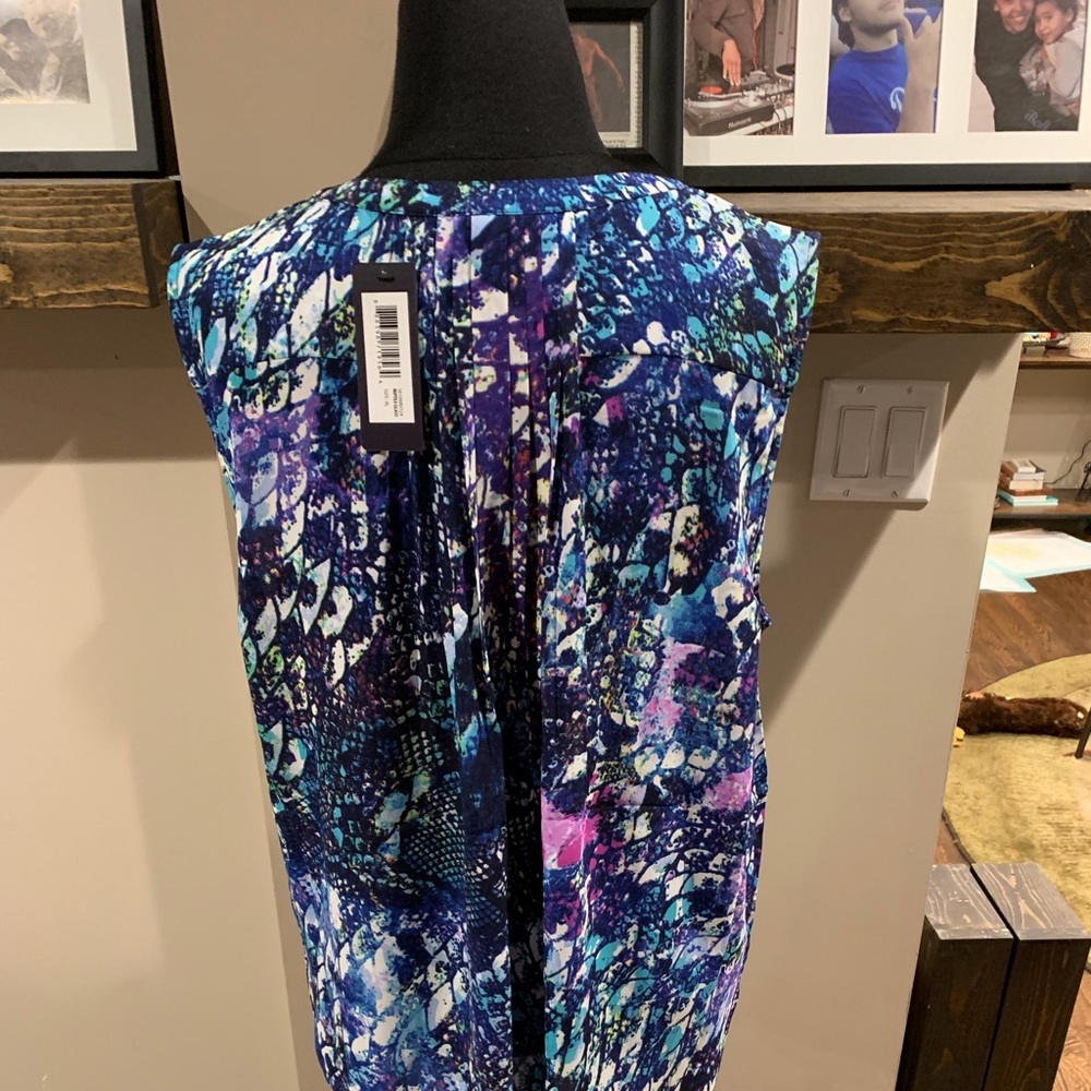 NYDJ reptile glass sleeveless top - Picture 4 of 5